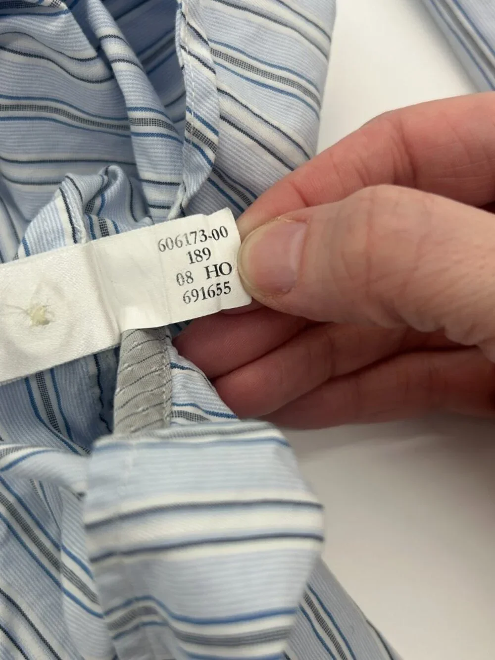 Banana Republic Men's Classic Fit 100% Cotton‎ Button Front shirt - Size M